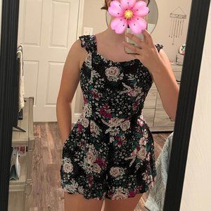 Francesca's Tie-Back Floral Romper w/ Pockets, Size Small